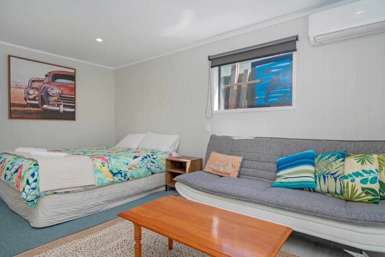 Rooftops Accommodation Whitianga Extérieur photo